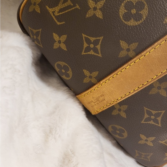 Authentic Louis Vuitton Keepall 50 bandouliere duffel travel bag - Picture 9 of 16